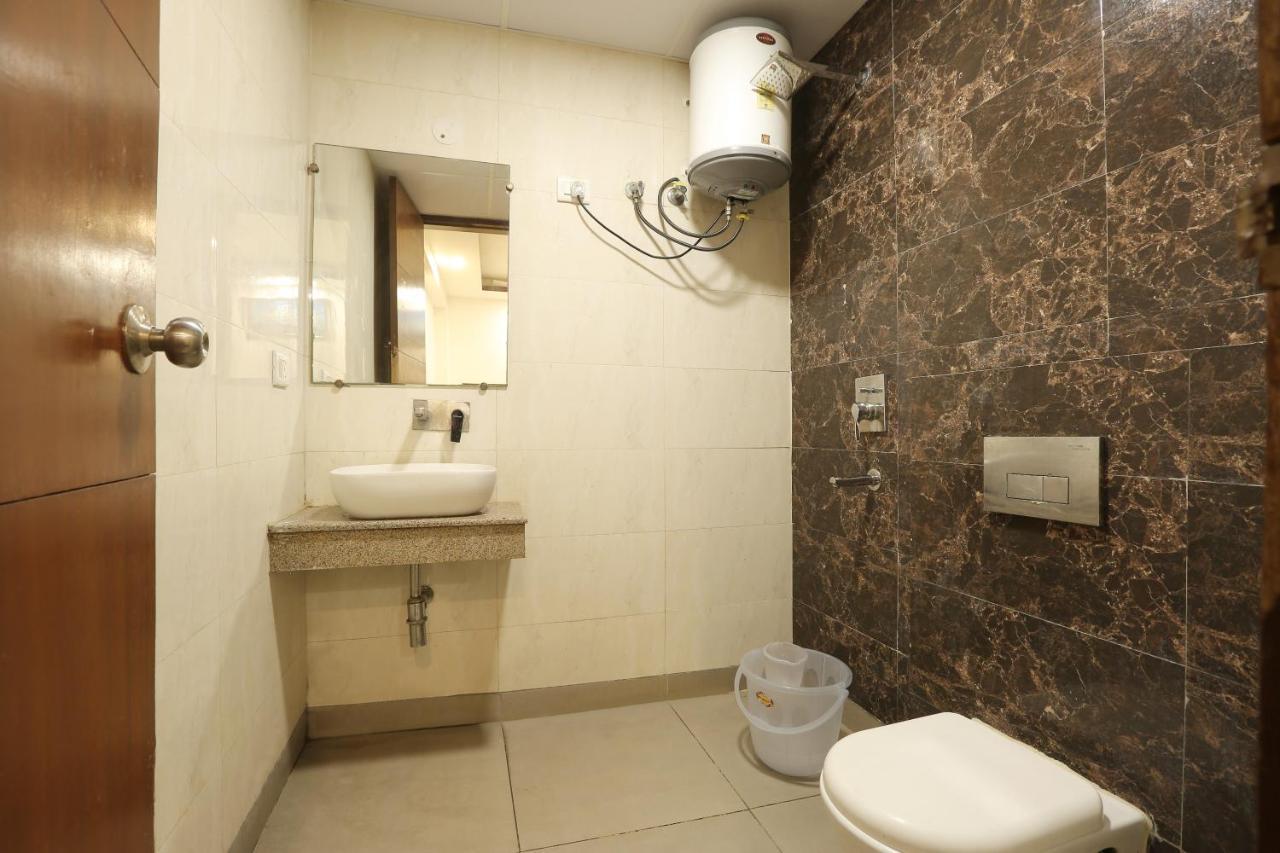 Hotel Qualia Suites At Delhi Airport New Delhi Bagian luar foto