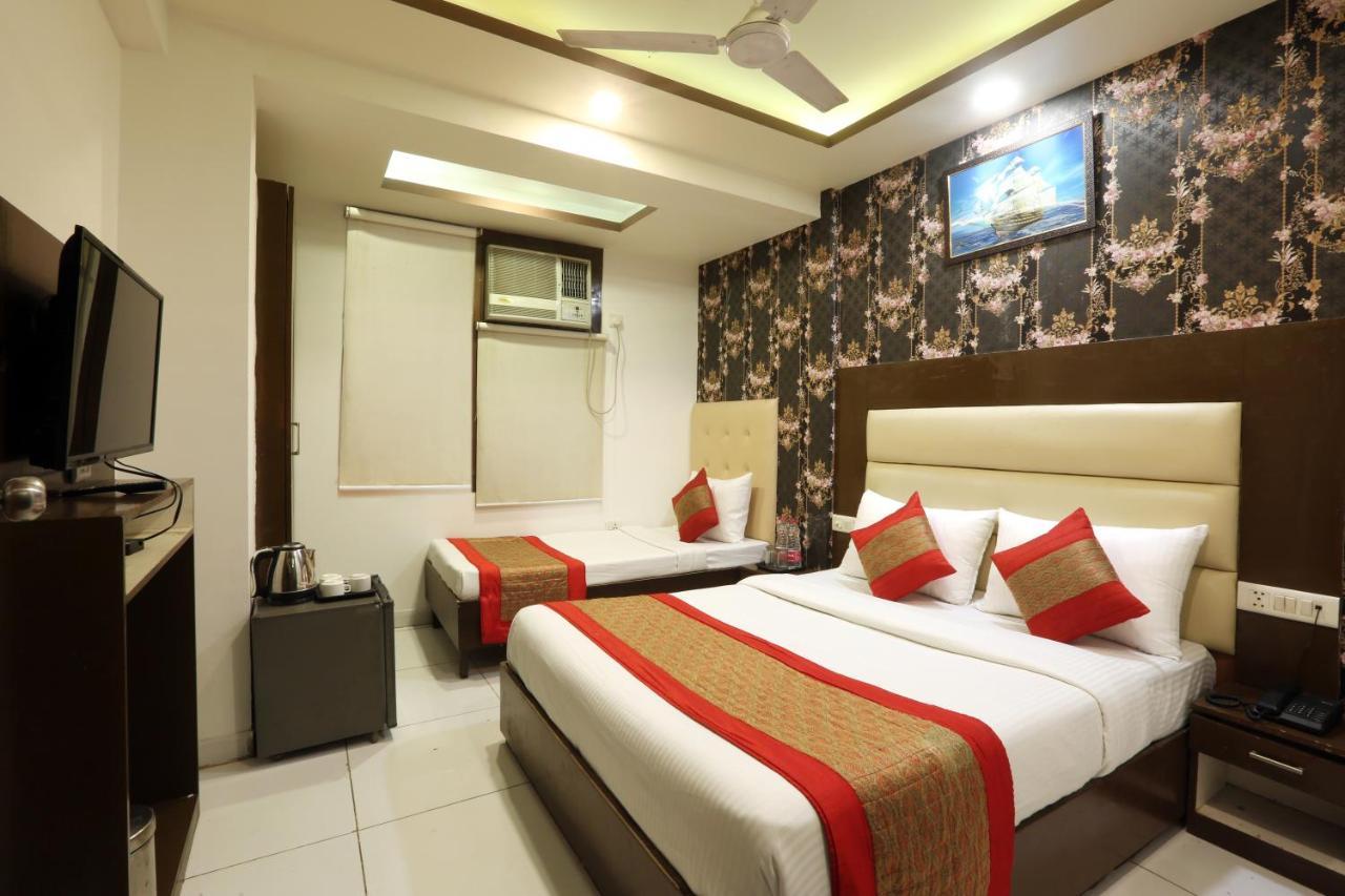Hotel Qualia Suites At Delhi Airport New Delhi Bagian luar foto