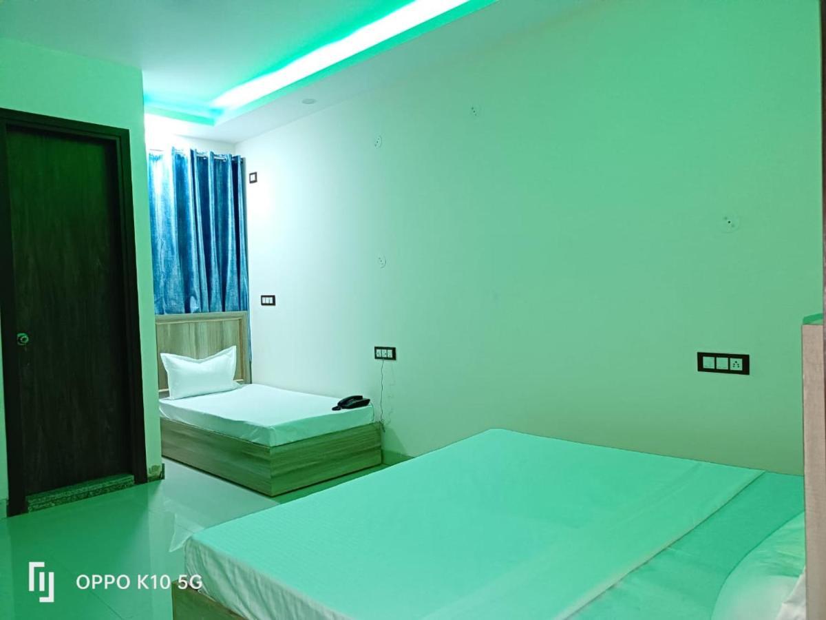 Hotel Qualia Suites At Delhi Airport New Delhi Bagian luar foto